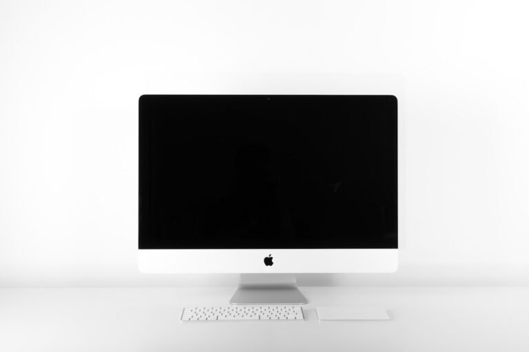 شاشات الألعاب: IPS أم OLED؟ دليلك لاختيار معدل التحديث 144Hz – 240Hz وزمن الاستجابة